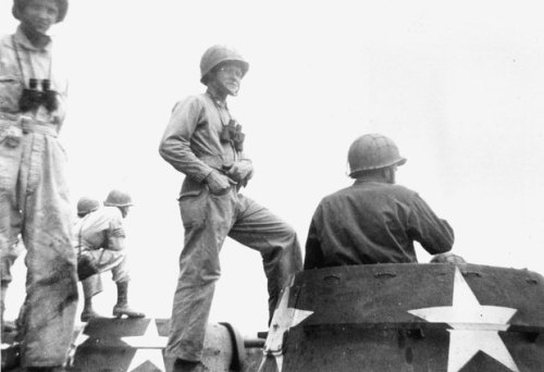 This undated photo made during World War II, shows Eugene Patterson, commander of a tank platoon as Gen. George Patton’s 3rd Army drove through the German ranks. Newspaper editor and columnist Eugene Patterson, who helped fellow Southern whites understand the civil rights movement, has died, Saturday, Jan. 12, 2013. He was 89. Photo: AP.